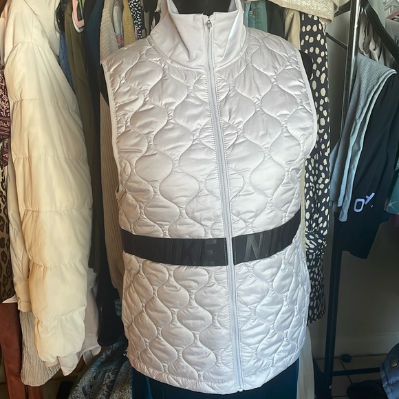 Nike Jackets & Blazers - Like Aeroplayer quilted vest 🩶